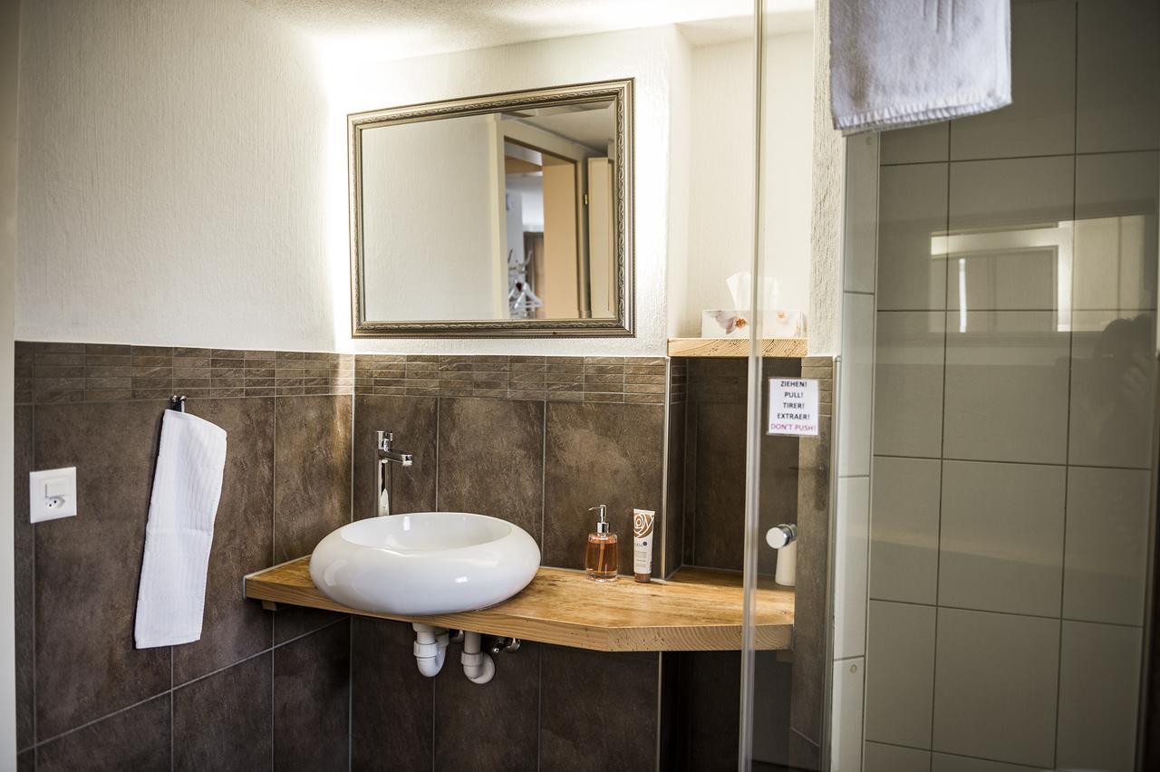 B3 Boutique-Bed&Breakfast Gsteigwiler Kültér fotó