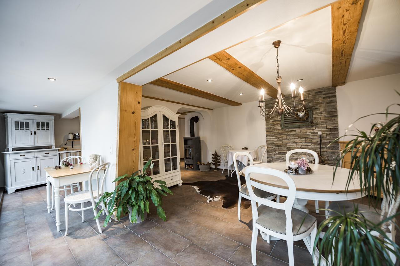 B3 Boutique-Bed&Breakfast Gsteigwiler Kültér fotó